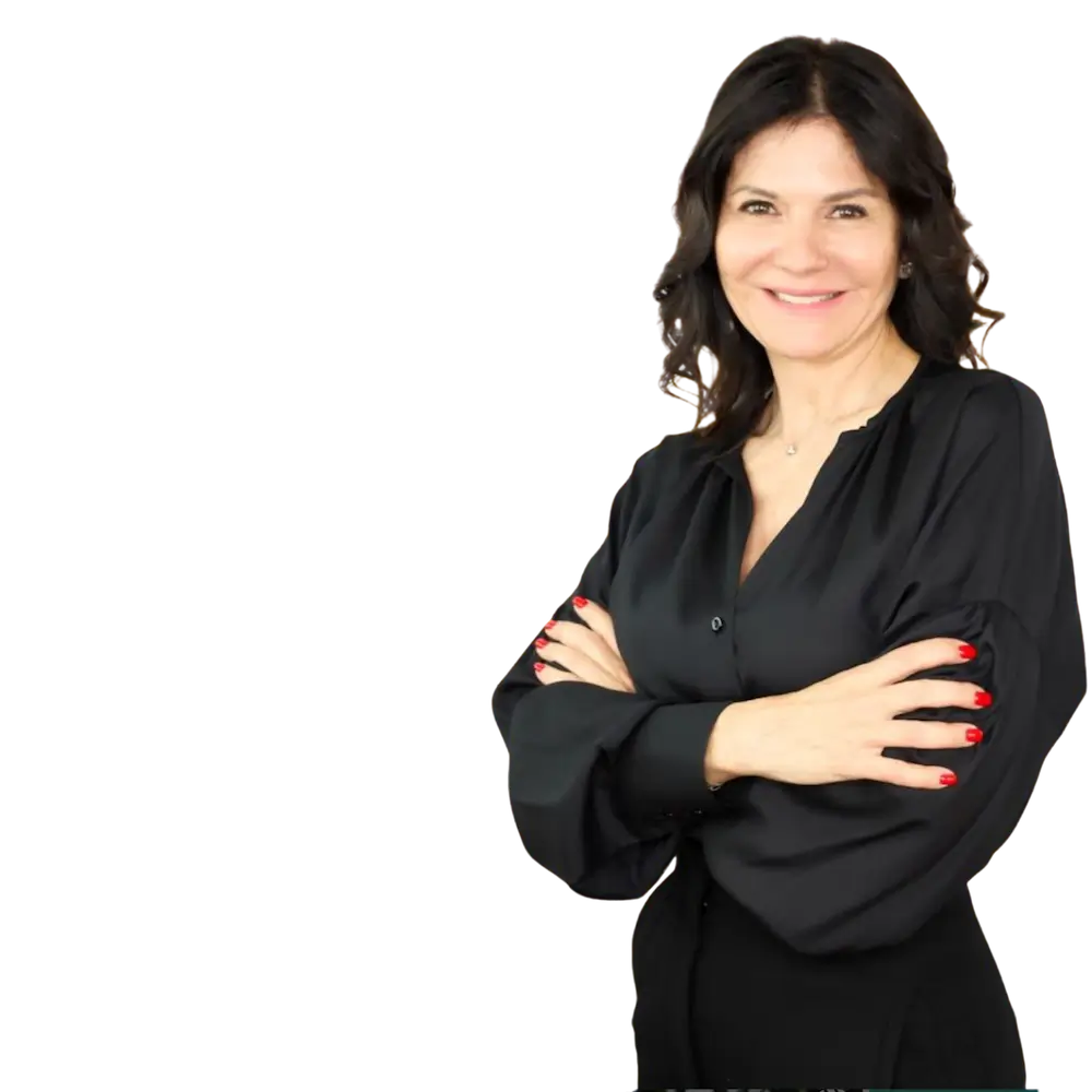 Laura Sforza coach che sorride con camicia nera