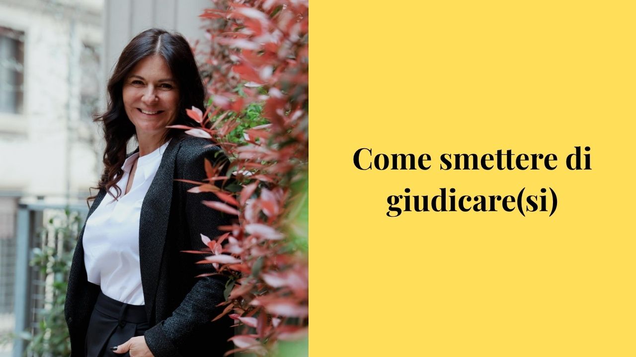 Grafica come smettere di giudicare(si)