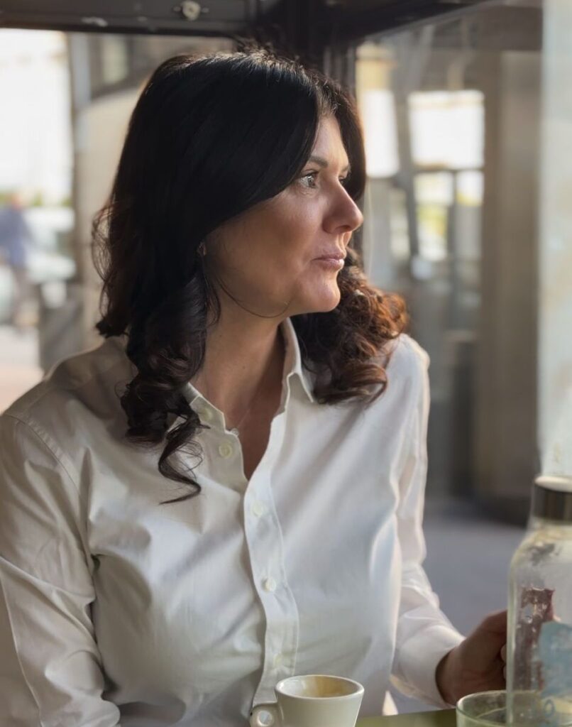 Laura di profilo